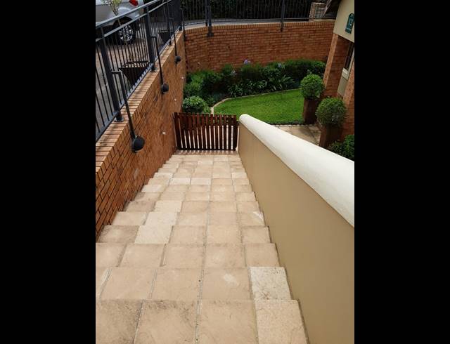 3 BEDROOM HOUSE RENTED IN CLIFTON HILL ESTATE